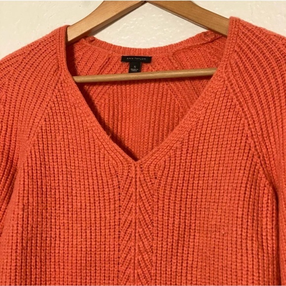 Beautiful Ann Taylor sweater dress, size S, gently worn. (*Belt not included!) - Picture 7 of 11